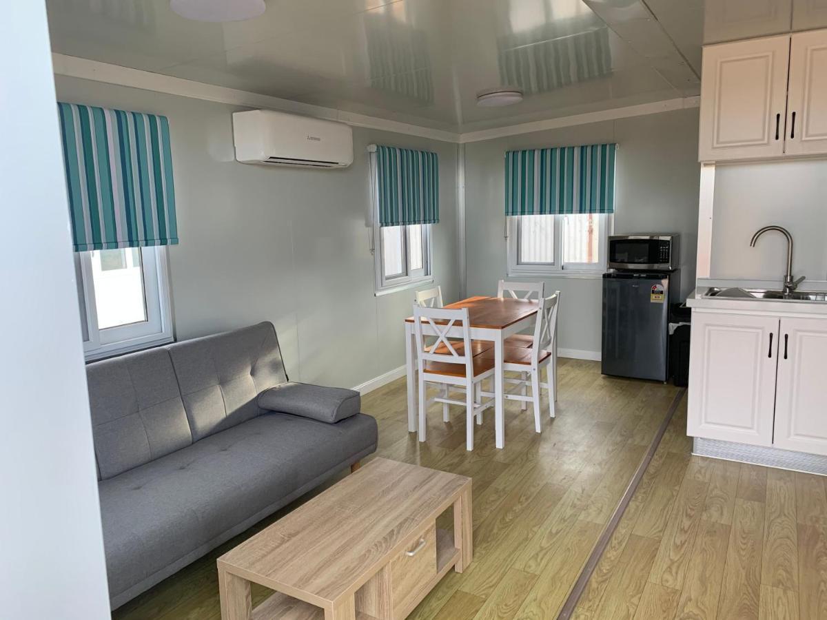 White Cliffs Self Contained Cabin Accommodation Экстерьер фото